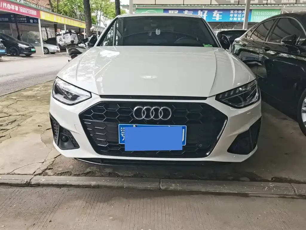 Audi A4L 2023 из CN, фото 4