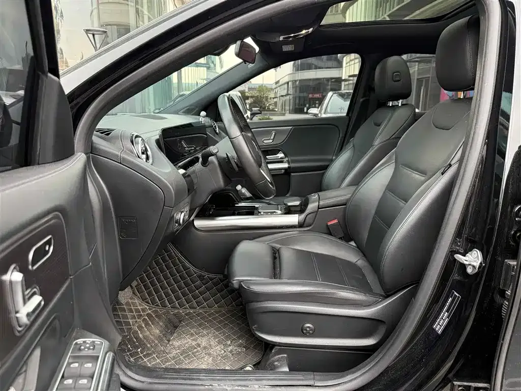 Mercedes-Benz GLA — фото 6