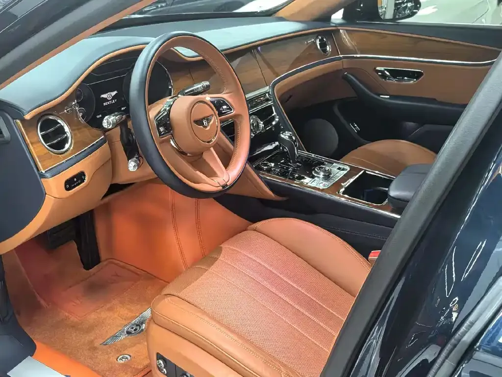 Bentley Flying Spur — фото 6