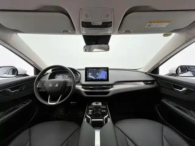 Hongqi E-QM5 — фото 10