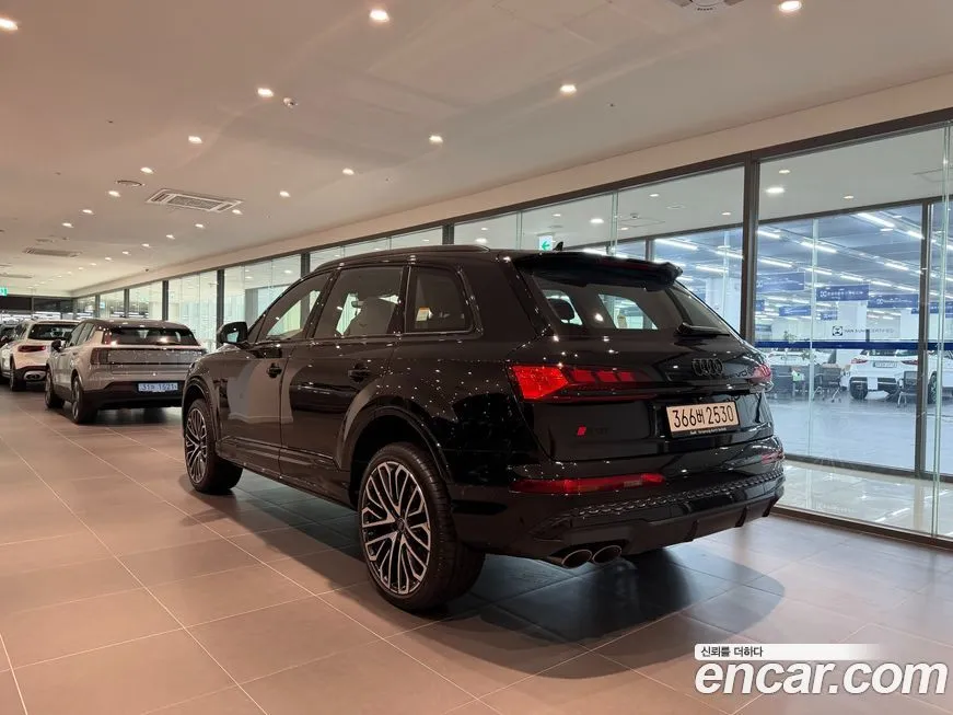 Audi SQ7 2026 из KR, фото 4