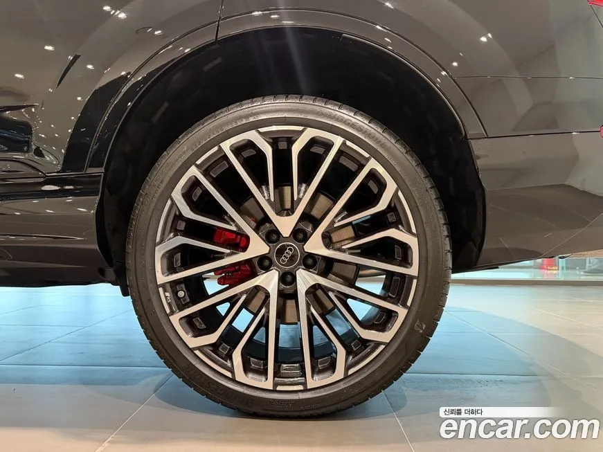 Audi SQ7 2026 из KR, фото 8