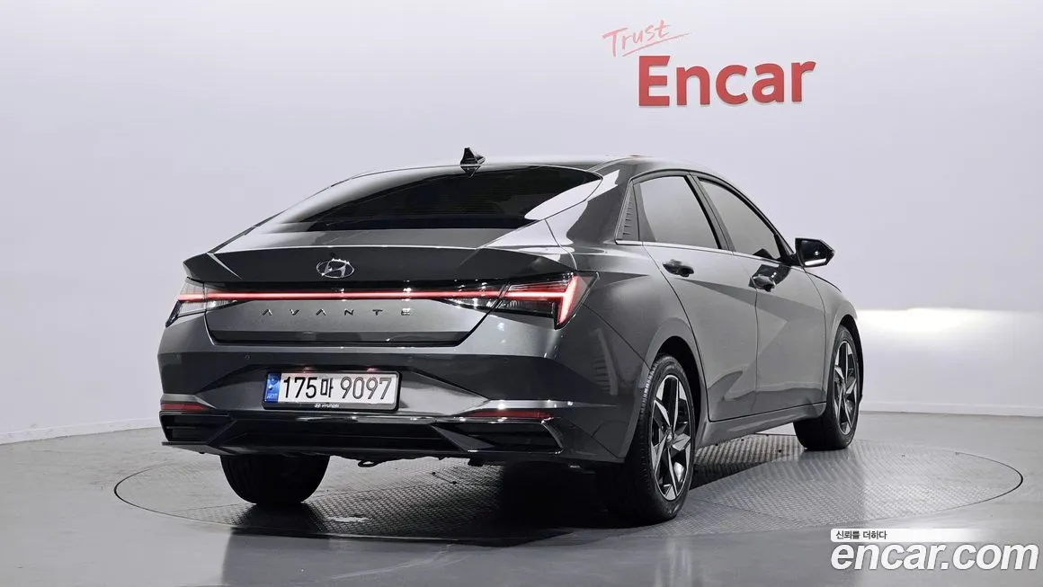 Hyundai AVANTE 2021 из KR, фото 2