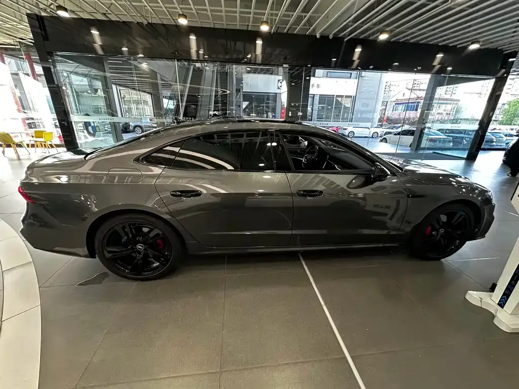 Audi A7L 2023 из CN, фото 5
