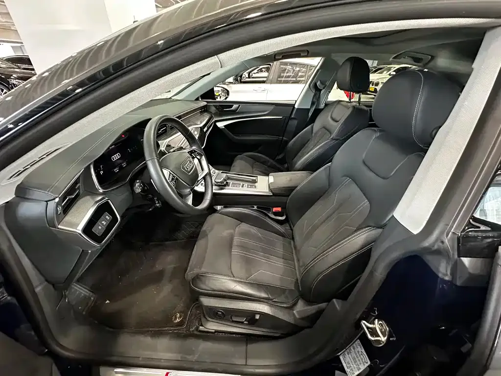 Audi A7L 2023 из CN, фото 3