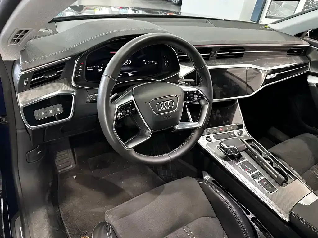 Audi A7L 2023 из CN, фото 4