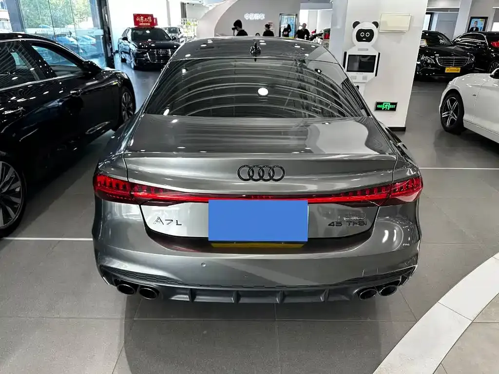 Audi A7L 2023 из CN, фото 9