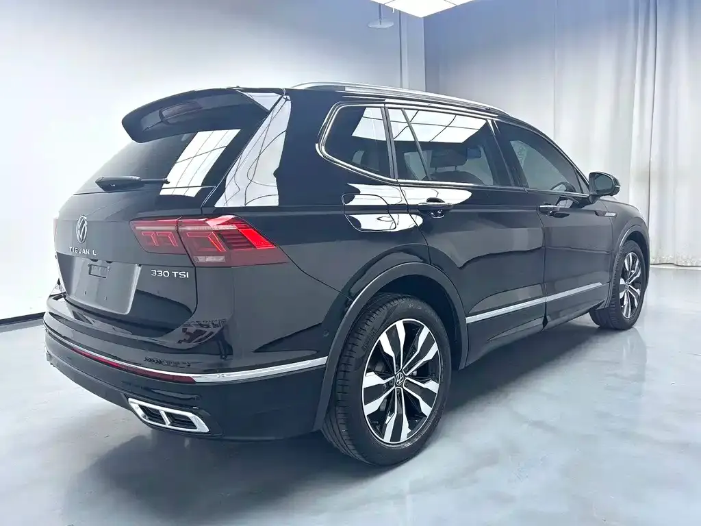 Volkswagen Tiguan L — фото 9