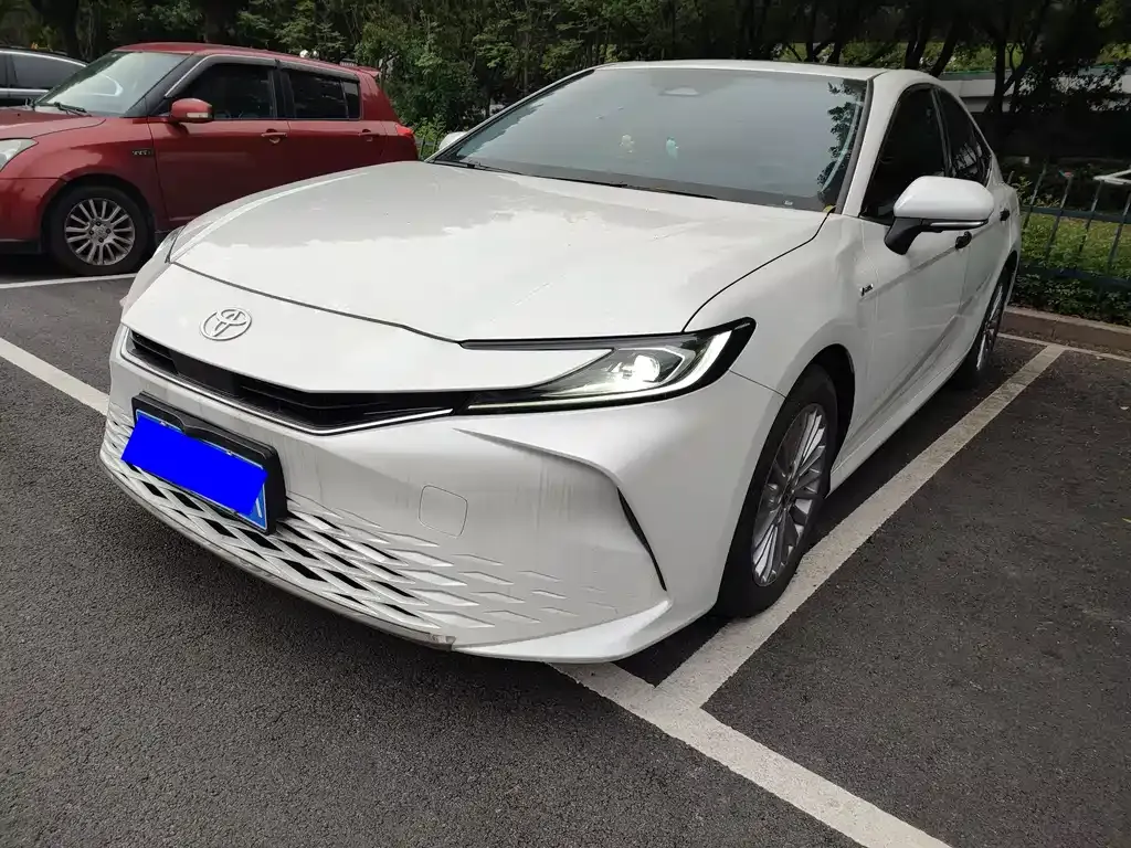 Toyota Camry 2024 из CN, фото 1