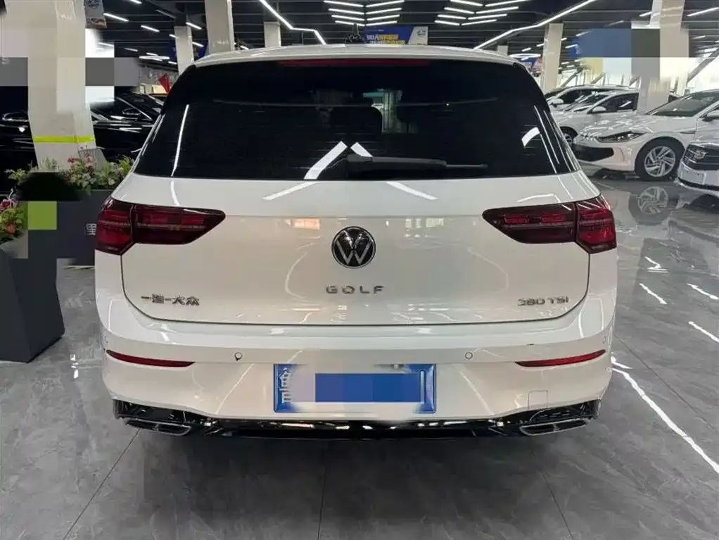 Volkswagen Golf 2023 из CN, фото 3