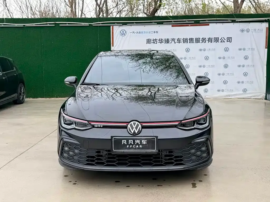 Volkswagen Golf GTI — фото 10