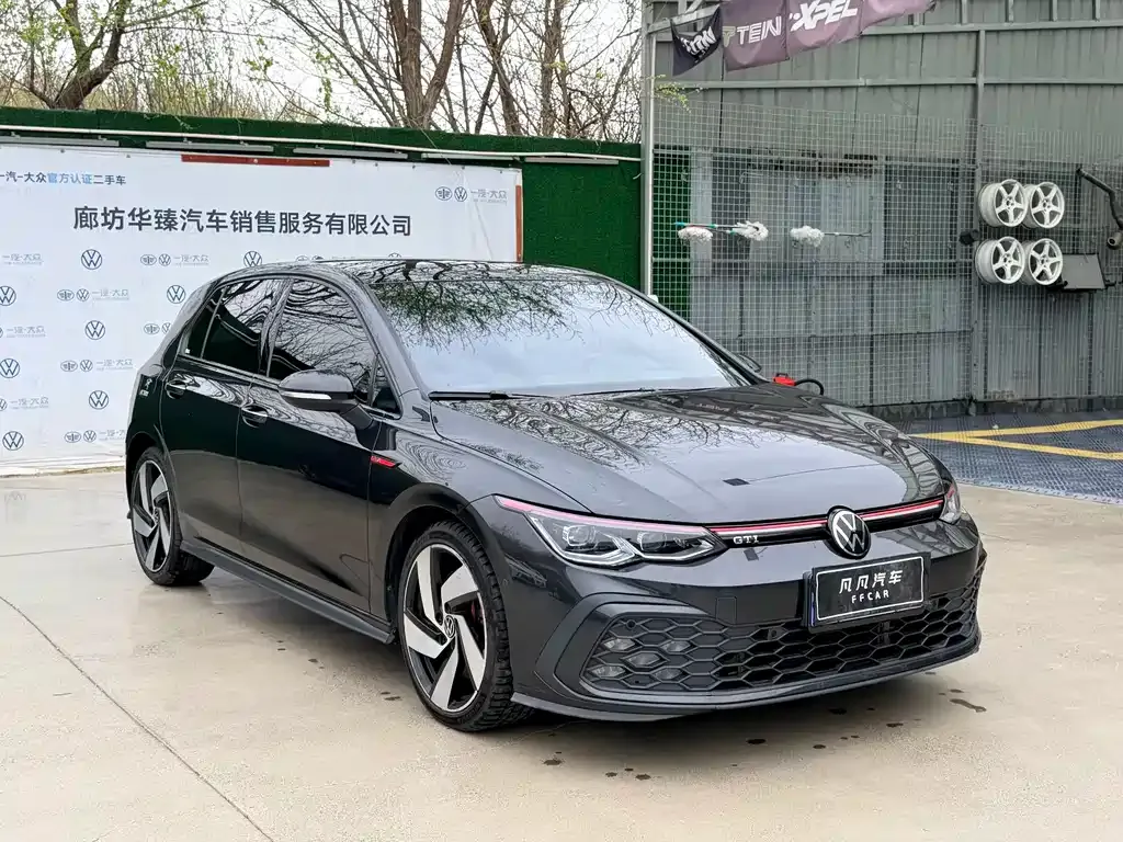 Volkswagen Golf GTI — фото 4