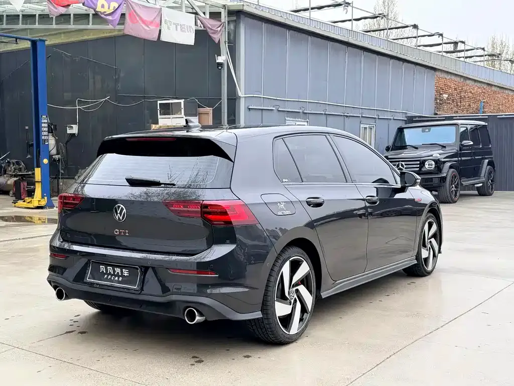 Volkswagen Golf GTI — фото 5