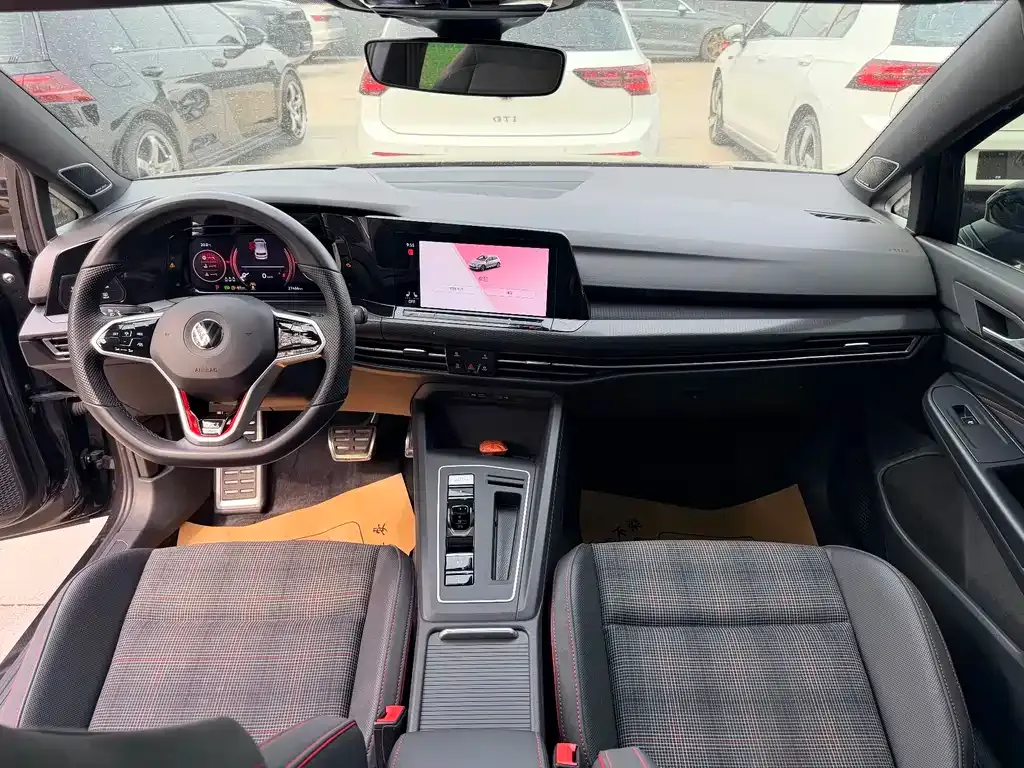 Volkswagen Golf GTI — фото 9