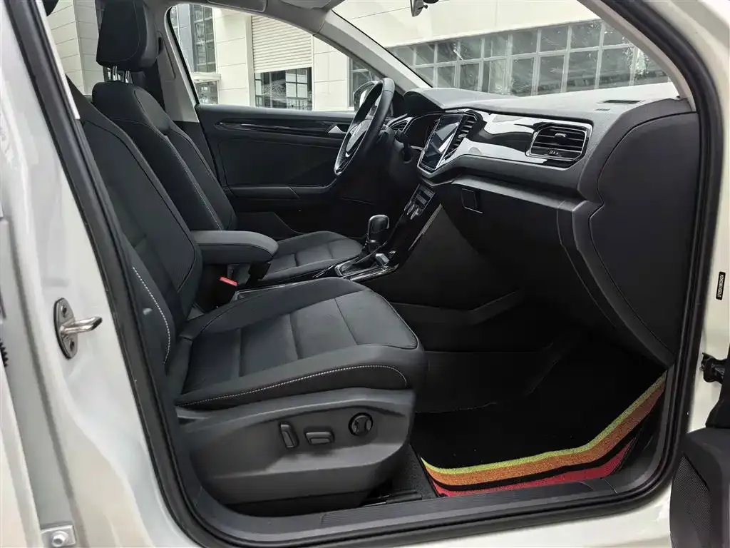 Volkswagen T-Roc 2022 из CN, фото 7