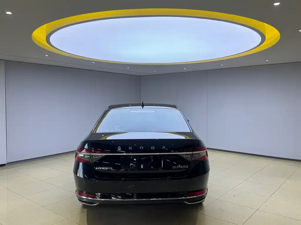 Skoda Superb 2022 из CN, фото 2