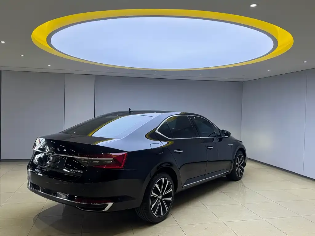 Skoda Superb 2022 из CN, фото 3
