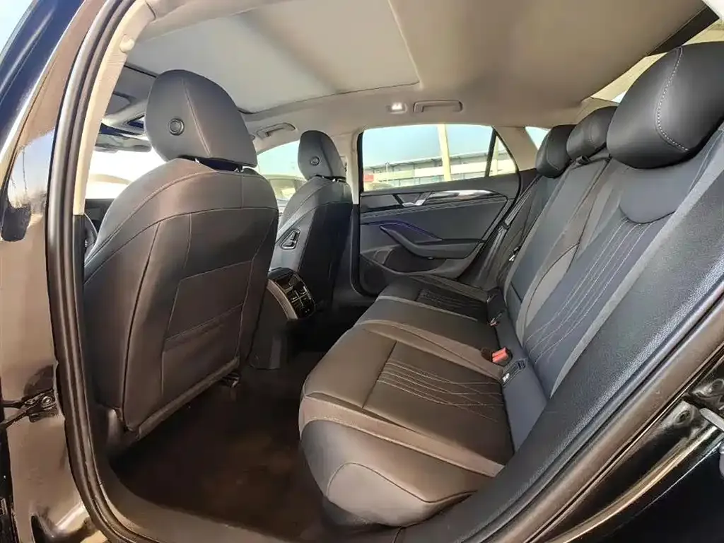 Volkswagen Magotan 2025 из CN, фото 3