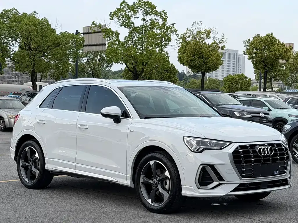 Audi Q3 — фото 5