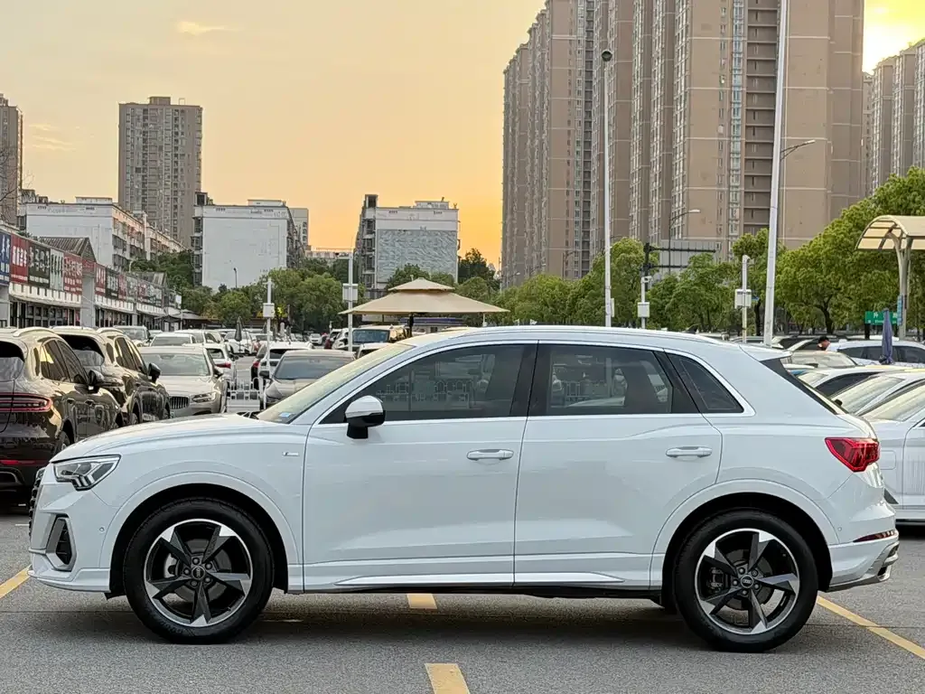 Audi Q3 — фото 7