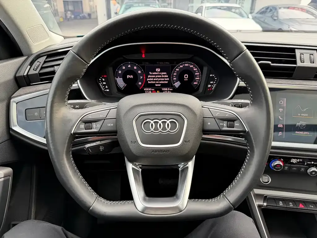 Audi Q3 — фото 3