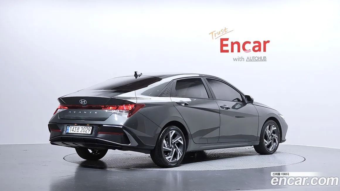 Hyundai AVANTE — фото 3