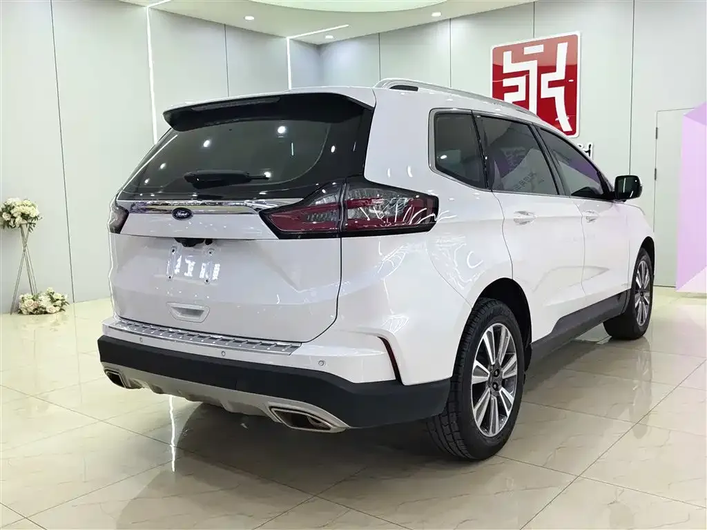 Ford Edge 2023 из CN, фото 2