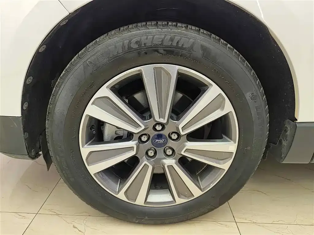 Ford Edge 2023 из CN, фото 3
