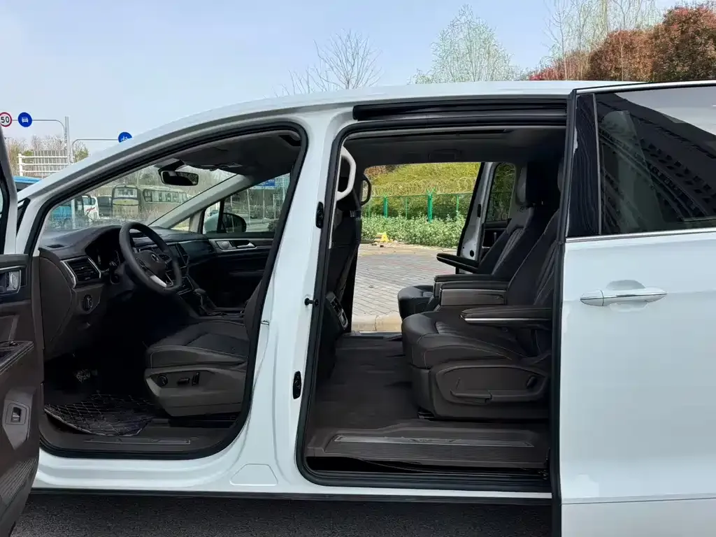 Volkswagen Viloran 2021 из CN, фото 6