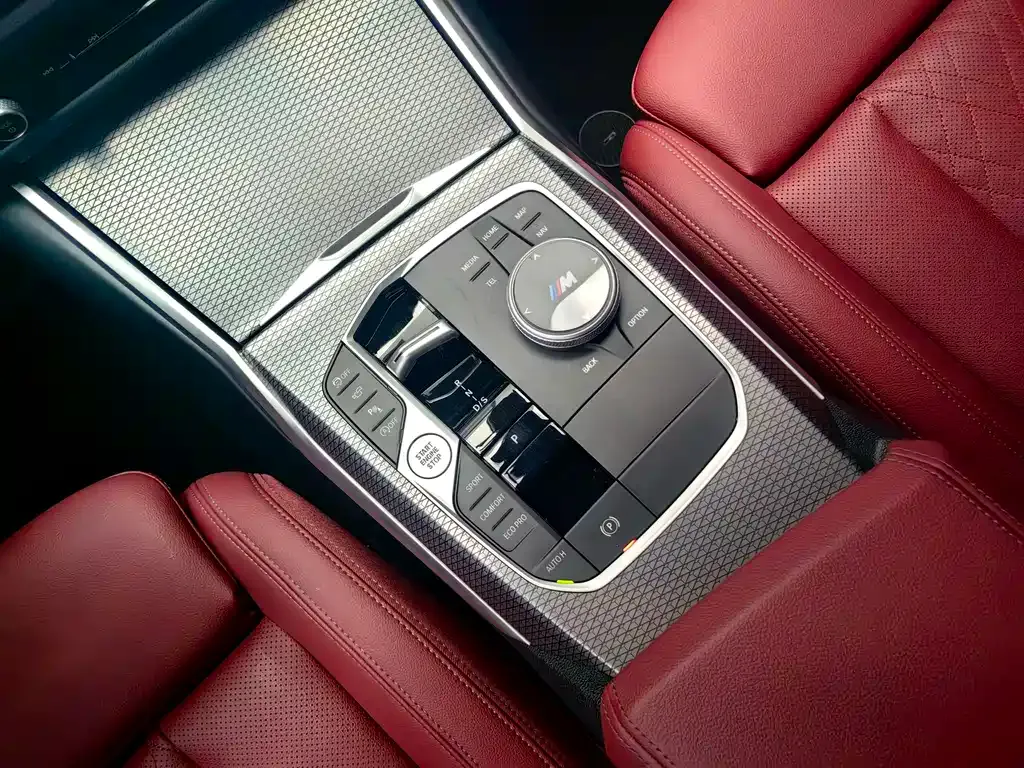 BMW 3 Series 2024 из CN, фото 9