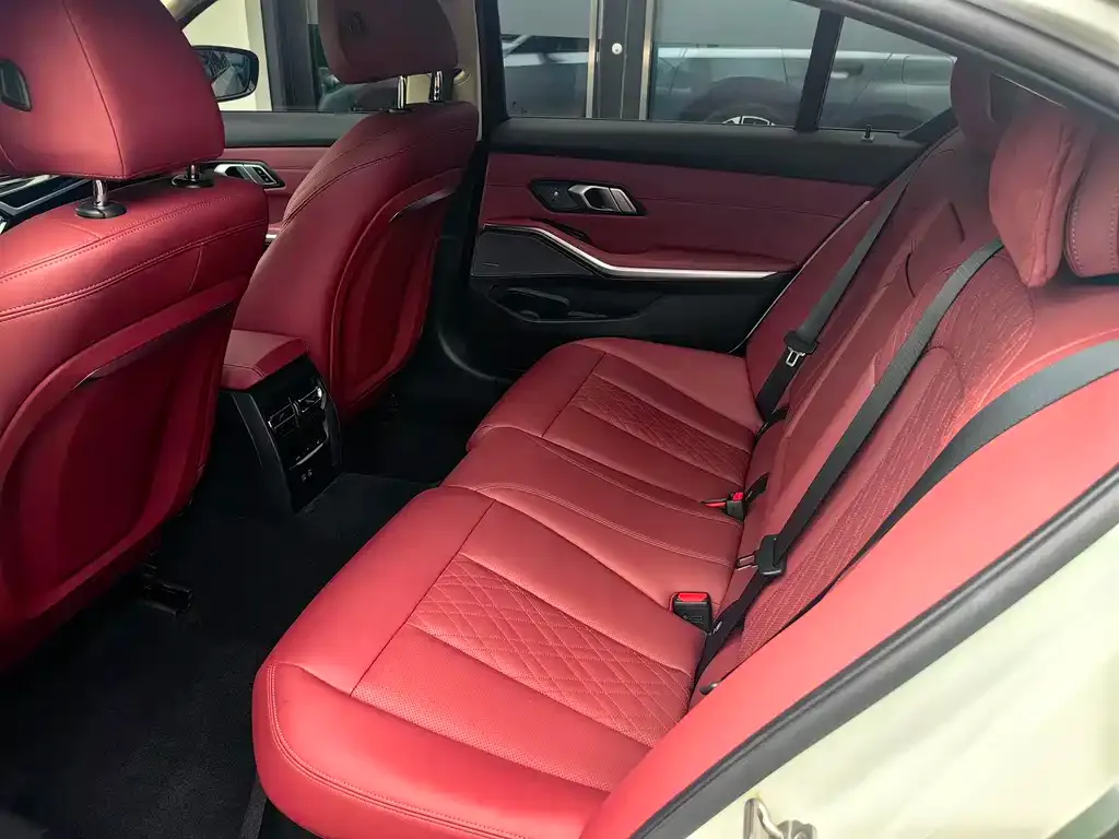 BMW 3 Series 2024 из CN, фото 6