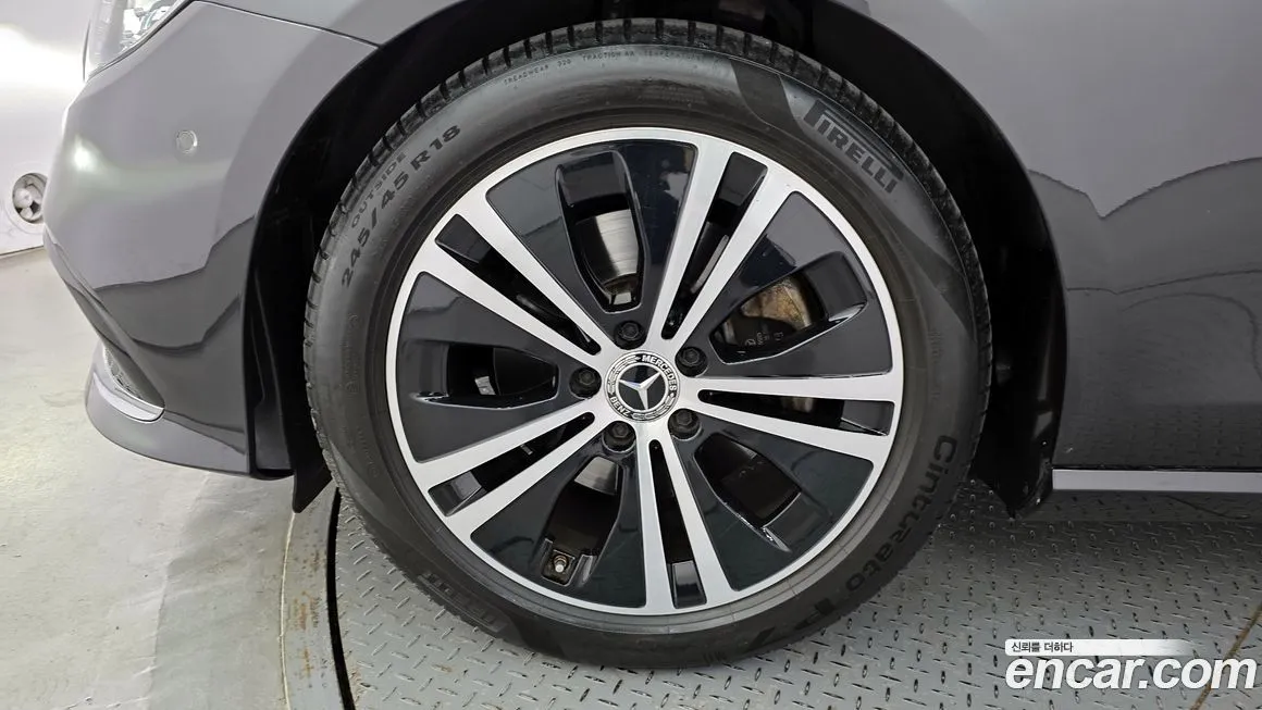 Mercedes-Benz E-Class 2021 из KR, фото 9
