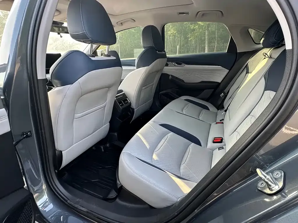 Geely Xingrui 2022 из CN, фото 2