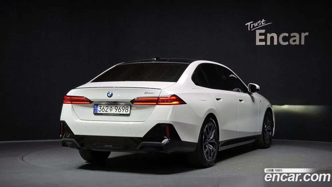 BMW 5-Series 2024 из KR, фото 2