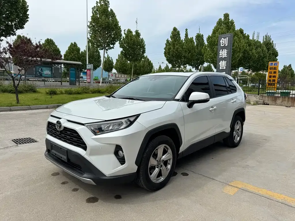 Toyota RAV4 2021 из CN, фото 1