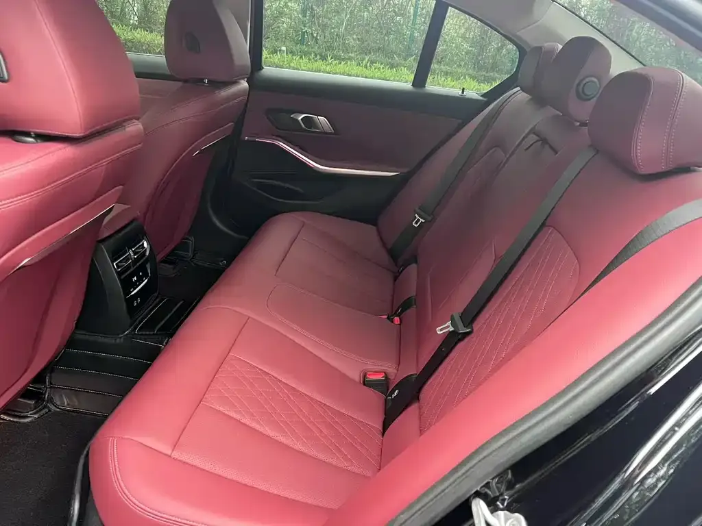 BMW 3 Series 2023 из CN, фото 3