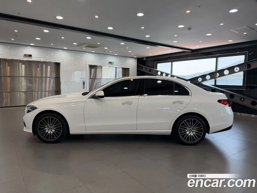Mercedes-Benz C-Class 2024 из KR, фото 5