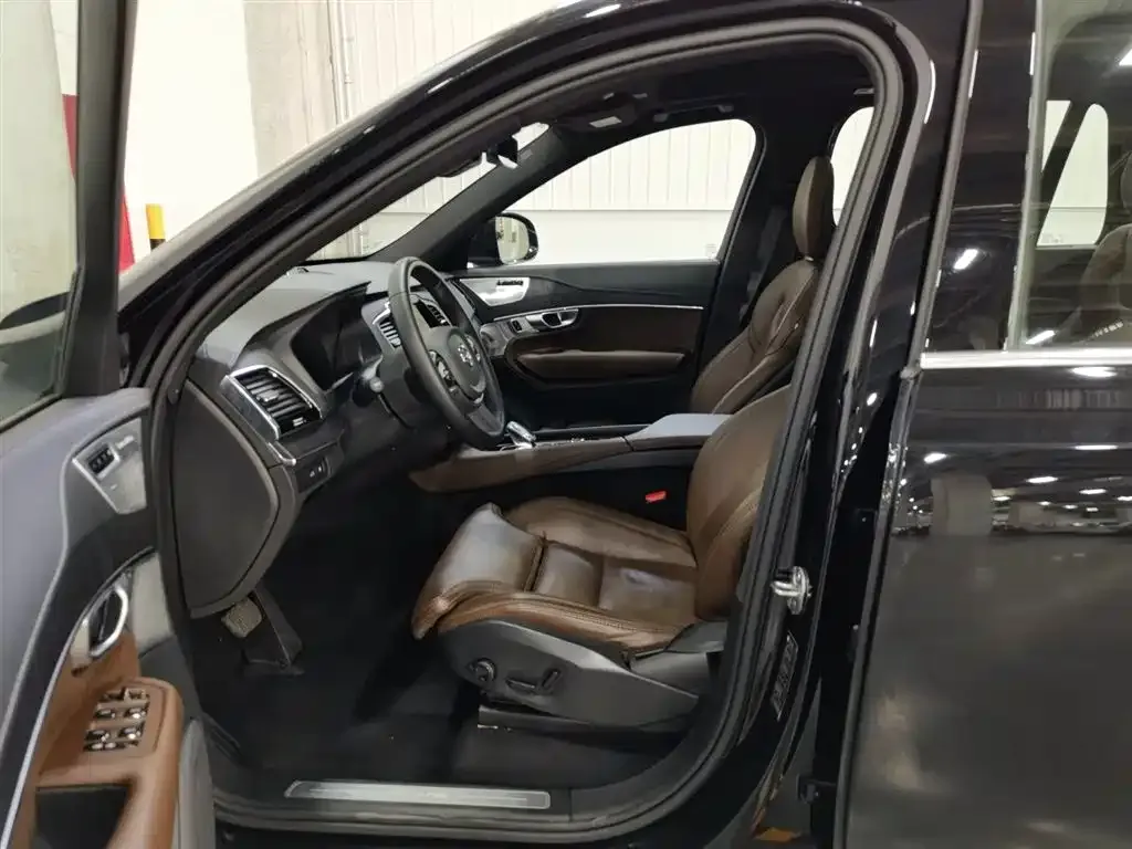 Volvo XC90 PHEV 2024 из CN, фото 8
