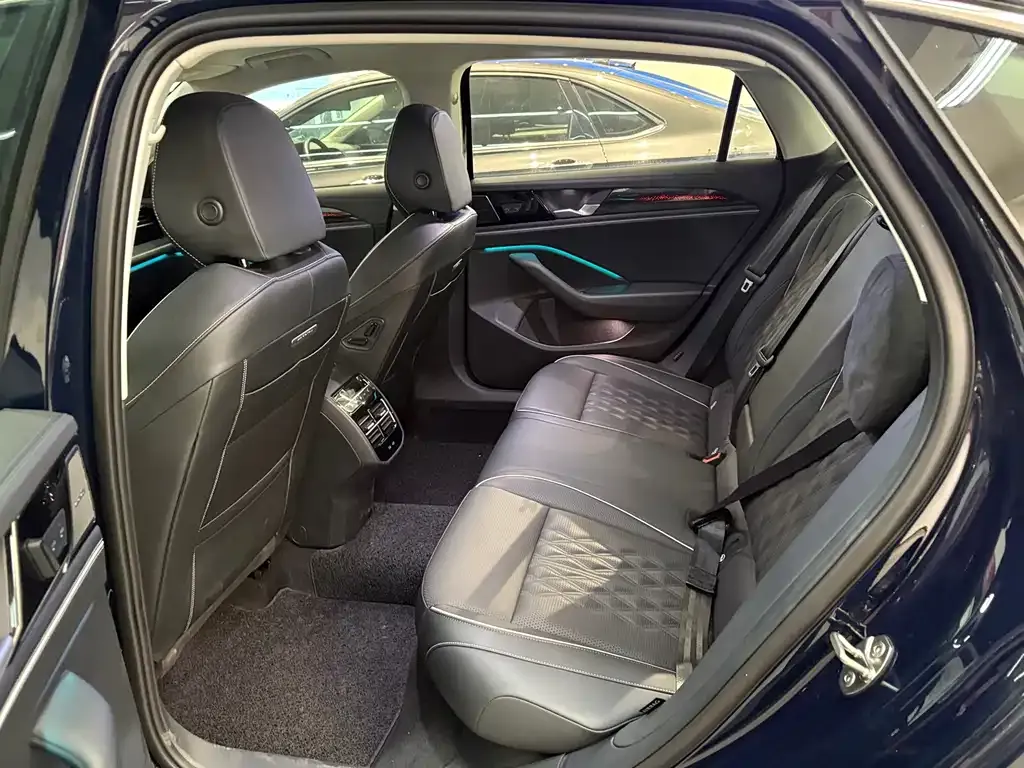 Volkswagen Magotan 2024 из CN, фото 9