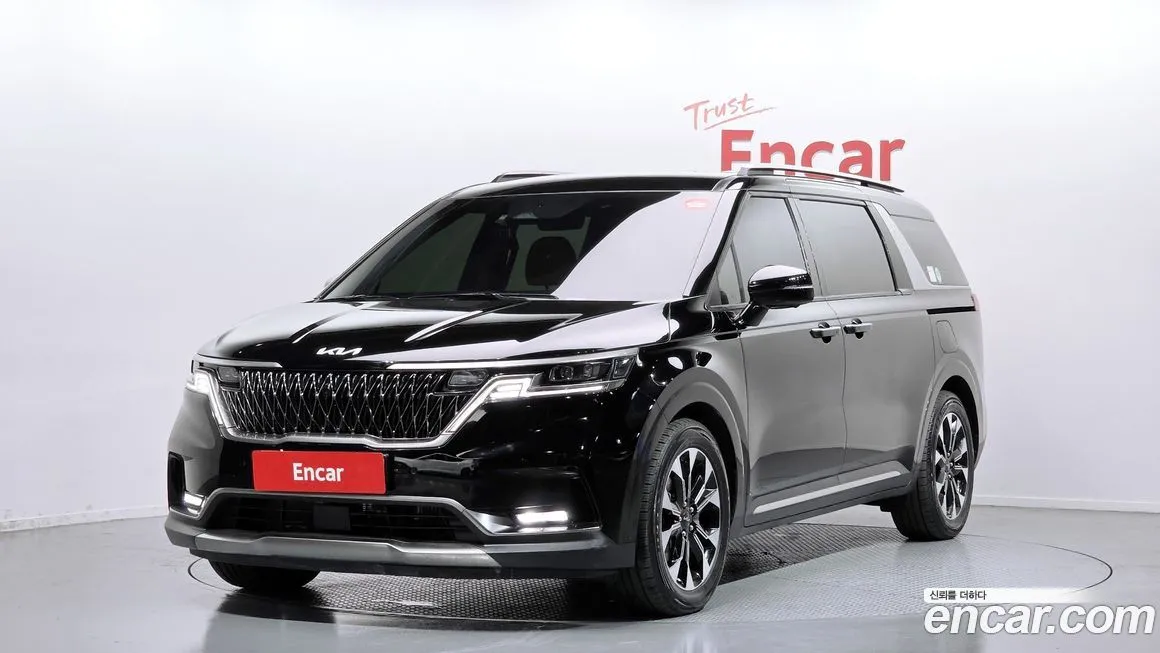 Kia Carnival — фото 1