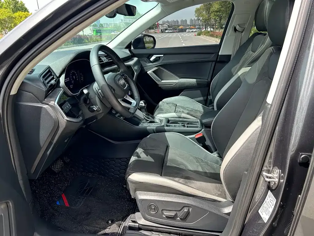 Audi Q3 2021 из CN, фото 5