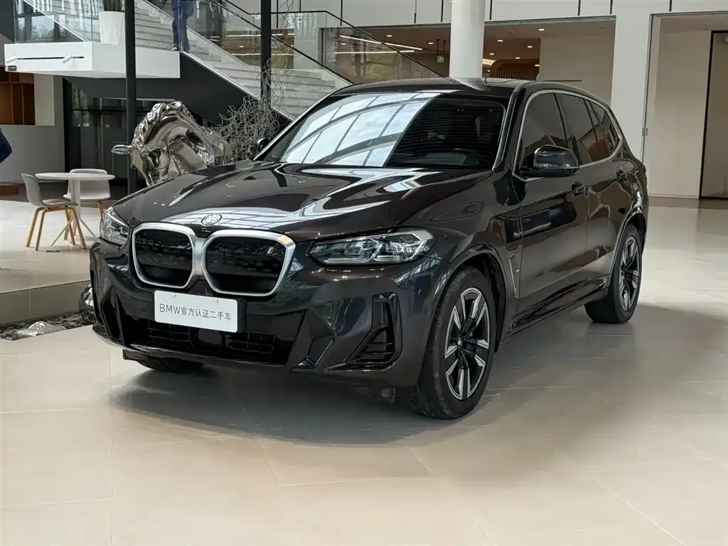BMW iX3 — фото 1