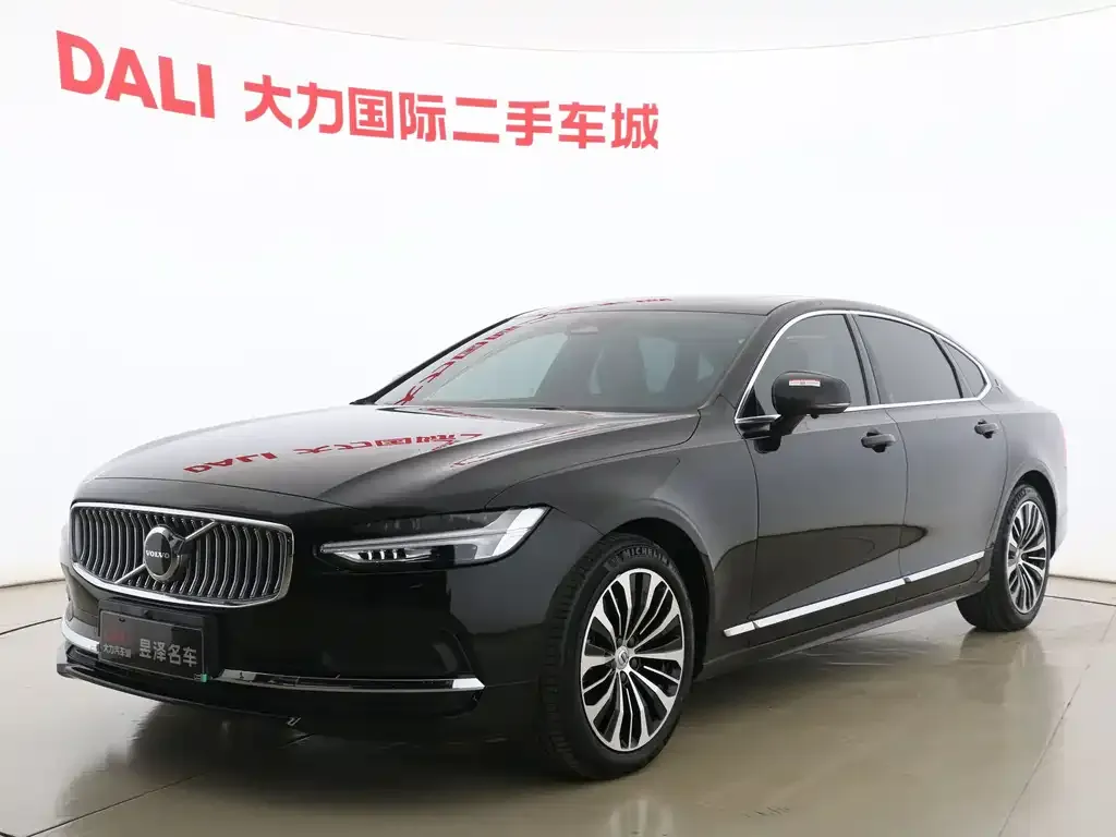 Volvo S90 — фото 1