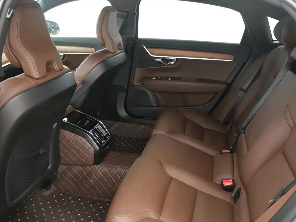 Volvo S90 — фото 9