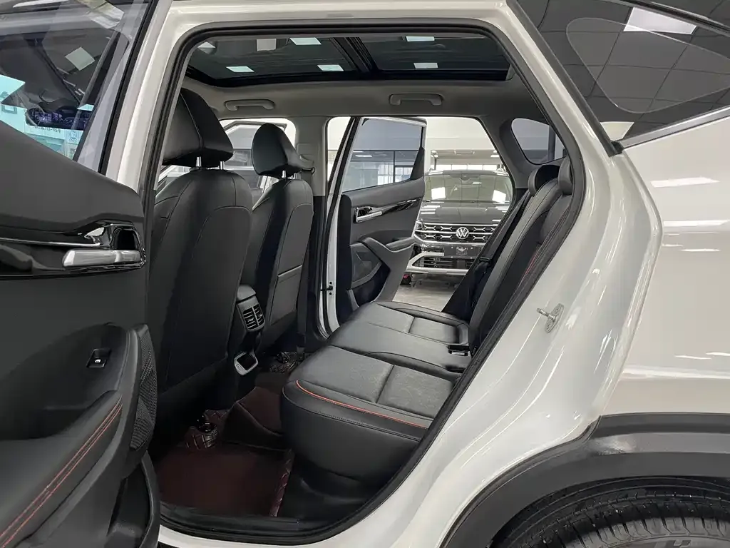 Kia Seltos 2023 из CN, фото 7