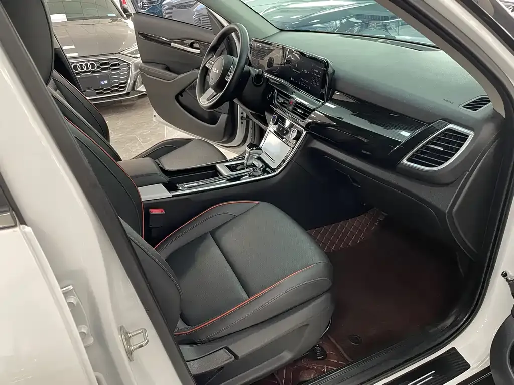 Kia Seltos 2023 из CN, фото 2