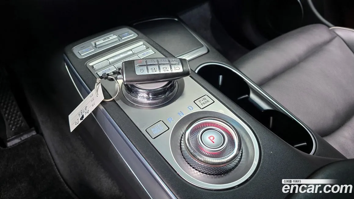 Genesis GV70 — фото 10