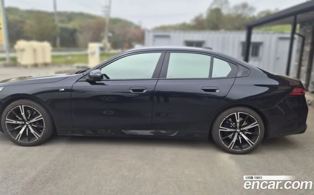 BMW 5-Series 2024 из KR, фото 1