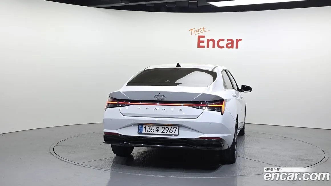 Hyundai AVANTE — фото 3