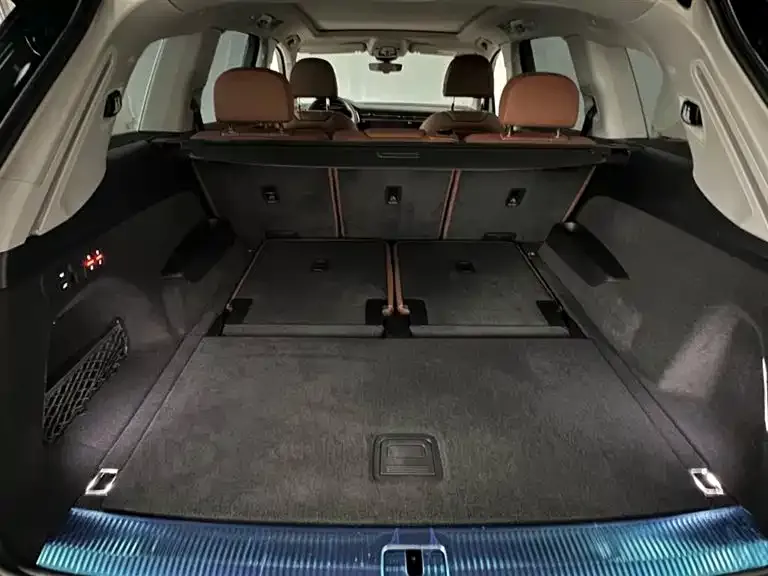 Audi Q7 2024 из CN, фото 8
